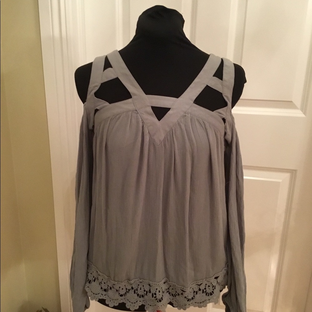 Coco + Jaimeson Cold Shoulder Blouse